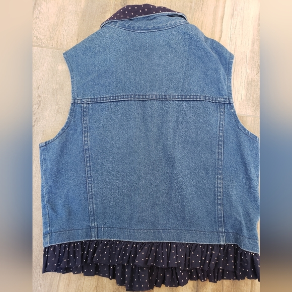 Womens Festive Vest - Picture 4 of 8